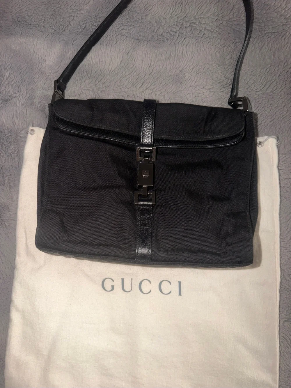 Preloved Vintage Gucci Jackie shoulder bag crafted in black nylon with metallic